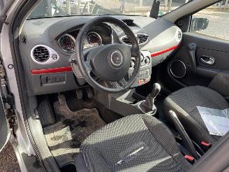 Renault Clio RIP CURL picture 22