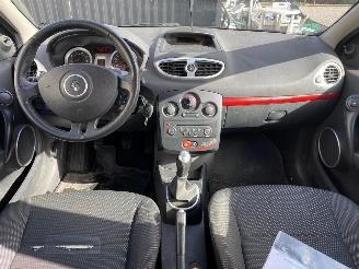 Renault Clio RIP CURL picture 25