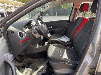 Renault Clio RIP CURL picture 19