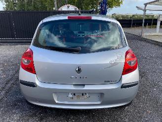 Renault Clio RIP CURL picture 15