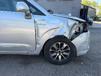 Ssang yong Rodius  picture 3