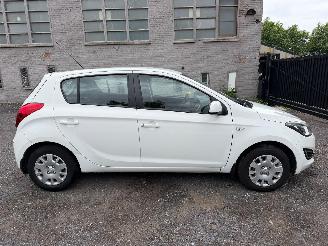 uszkodzony samochody osobowe Hyundai I-20  2014/9