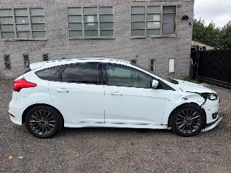 Unfallwagen Ford Focus ST-LINE 2017/5