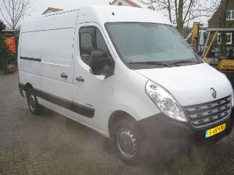 krockskadad bil bedrijf Renault Master 2.3DCI 92KW AUTOMAAT  -L2-H2 AIRCO 2011/5