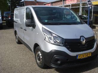 danneggiata veicoli commerciali Renault Trafic AIRCO-NAVI  EURO 6 2016/9