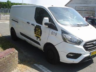 Ford Transit Custom L2-H1 2.0 DCI  EURO 6       AIRCO 77KW picture 4