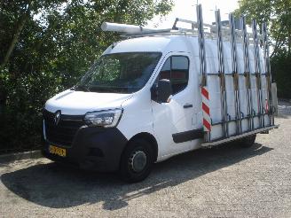 krockskadad bil bedrijf Renault Master MOTOR SLAAT NIET AAN 2.3DCI 150PK 2022/9