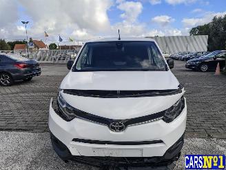 Toyota ProAce CITY picture 2