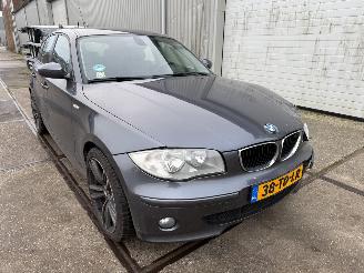 Damaged car BMW 1-serie 120i Executive Automaat 2006/7