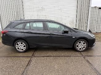 Opel Astra 1.0 Online Edition picture 2