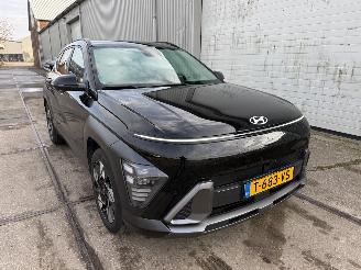 Vaurioauto  passenger cars Hyundai Kona 1.6 GDI HEV Premium Leer Bose 2023/9