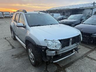 Unfallwagen Dacia Duster 1.6 Lauréate 2wd 2011/10