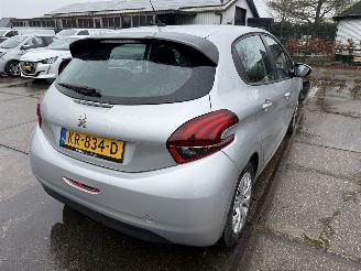 Peugeot 208 1.2 PureTech Automaat picture 8