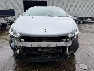 Peugeot 208 1.2 PureTech Automaat picture 11