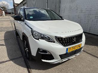 Unfallwagen Peugeot 3008 1.2 PT Allure 2018/11