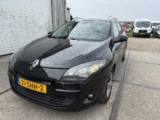 Damaged car Renault Mégane 1.4 TCe Parisienne 2011/10