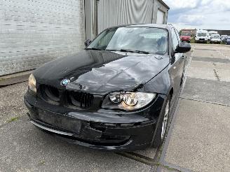 Schadeauto BMW 1-serie 116i Business Line Automaat Navi 2009/11