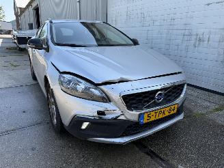 skadebil auto Volvo V-40 Cross Country 1.6 T4 Momentum 2014/5