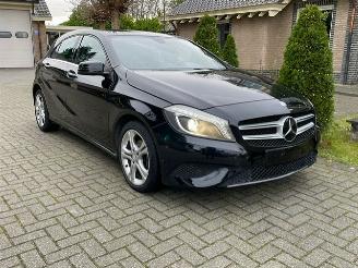 Unfallwagen Mercedes A-klasse 180 d SPORT NAVI XENON PDC 2014/1