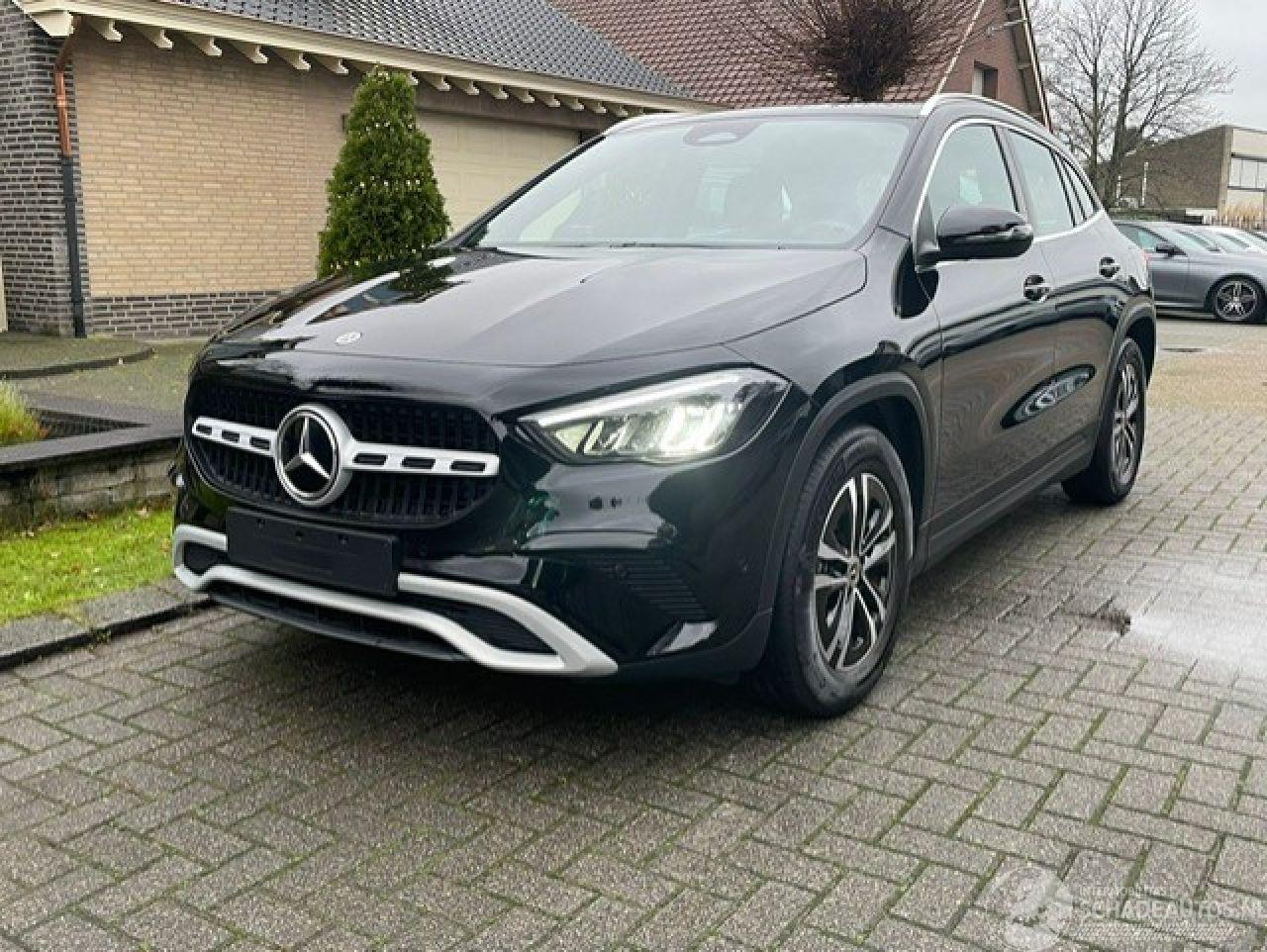 Mercedes GLA 180 CAMERA NAVI LED PDC