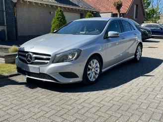 Unfallwagen Mercedes A-klasse 180 CDI NAVI CAMERA BI XENON PDC 2015/2