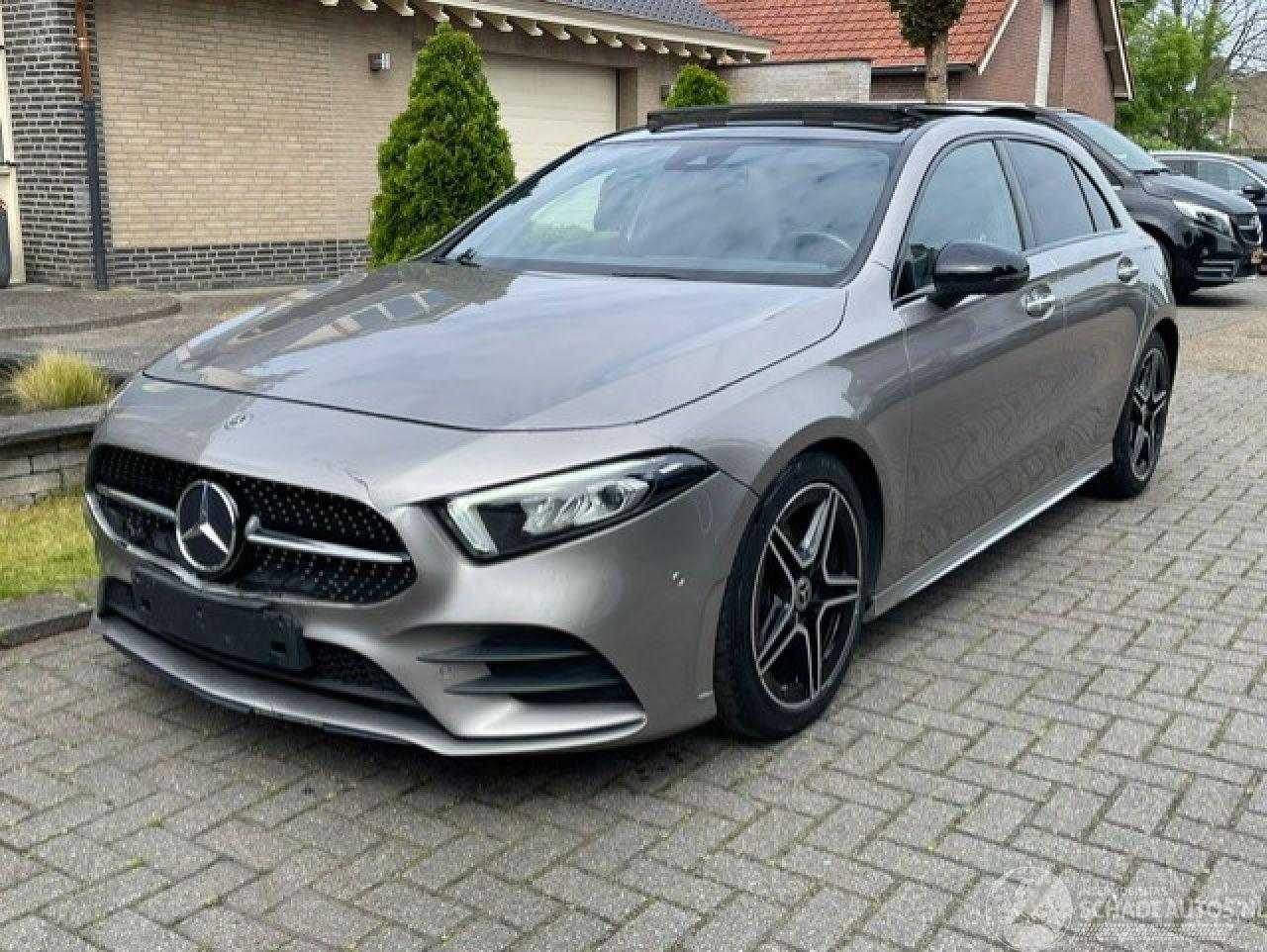 Mercedes A-klasse 180 d AMG LINE PANORAMADAK NAVI CAMERA LED