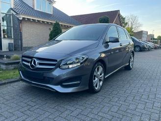Unfallwagen Mercedes B-klasse 180 d NAVI KLIMA PDC 2016/3