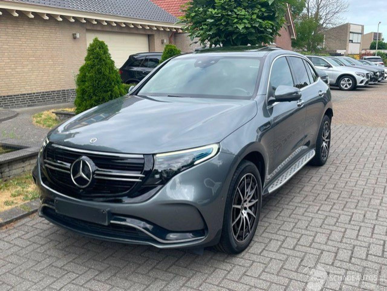 Mercedes EQC 400 4MATIC AMG LINE BURMESTER LED 360 NAVI CAMERA