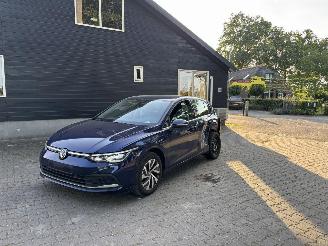 Voiture accidenté Volkswagen Golf 8 HYBRIDE PLUG IN DSG 204 PK NAVI CLIMA CAMERA LED B.J 2023 2023/12