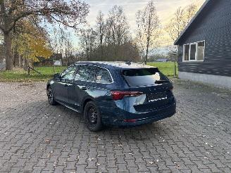 Skoda Octavia AUTOMAAT HYBRIDE NAVI CLIMA VIRT DASH CAMERA TREKHAAK LED B.J 12-2024 picture 4