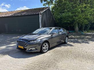 Schadeauto Ford Mondeo 1.5 AUTOMAAT NAVI CLIMA LED TREKHAAK B.J 2018 MOTORSCHADE MOTOR LOOPT 2018/10