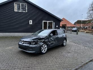 Voiture accidenté Volkswagen Golf 8.5 ETSI 1.5 HYBRIDE AUTOMAAT NAVI CLIMA CAMERA LED VIRT DASH TREKHAAK B.J 12-2024 2024/12