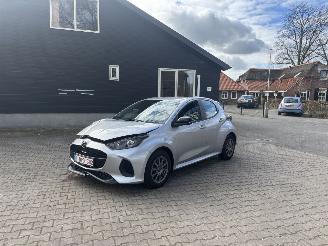 Voiture accidenté Mazda 2 AUTOMAAT HYBRIDE APP CLIMA CAMERA PDC STOELVERW B.J 7-2024 2024/7