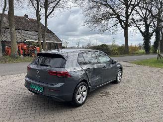 Coche accidentado Volkswagen Golf 8 TSI 110 PK NAVI CLIMA VIRT DASH PDC CRUISE B.J 10-2020 2020/10