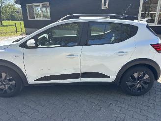 Dacia Sandero STEPWAY TCE 90 EDITION AIRCO CAMERA APP B.J 2025. PLAATSCHADE picture 13