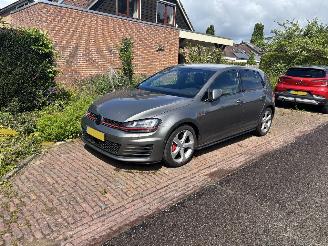 Schadeauto Volkswagen Golf GTI AUTOMAAT 230 PK Performance Navi Clima (geen schade) 2016/5