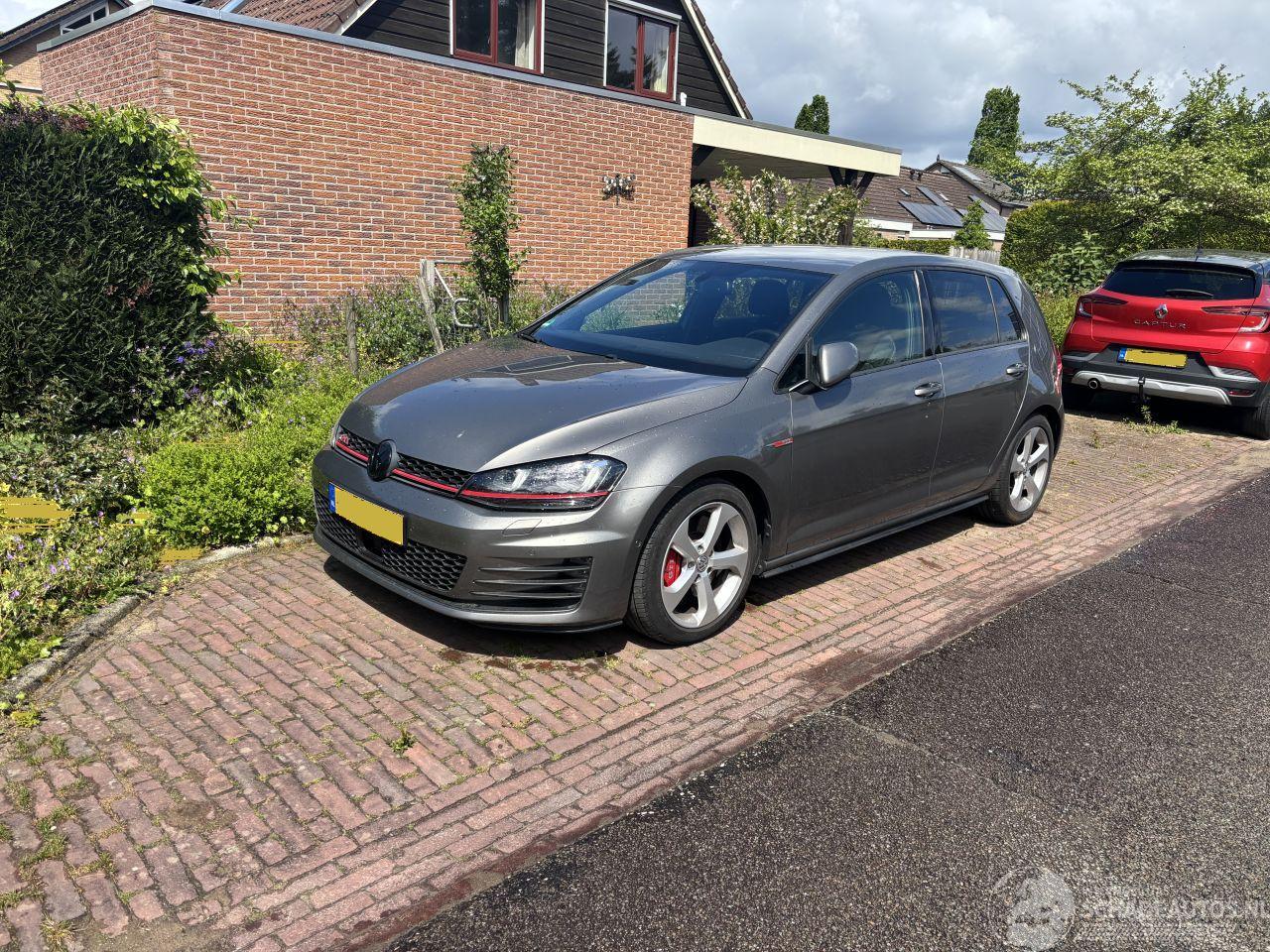 Volkswagen Golf GTI AUTOMAAT 230 PK Performance Navi Clima (geen schade)