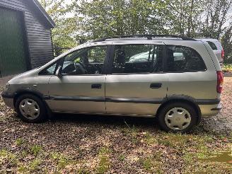 Opel Zafira 2.0 DIESEL COMFORT 7 PERSONEN B.J 2000 picture 5