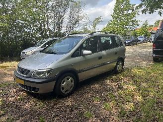 skadebil auto Opel Zafira 2.0 DIESEL COMFORT 7 PERSONEN B.J 2000 2000/1