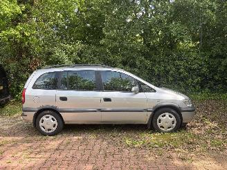 Opel Zafira A DIESEL 2.0 DLT COMFORT 7 PERSONEN B.J 2000 picture 4