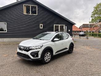 krockskadad bil auto Dacia Lodgy TCE 90 2024/4