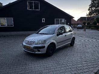 Voiture accidenté Citroën C3 1.4 5-drs Stuurbekr Elec pakket Trekhaak B.J 2003 inruiler 2003/1