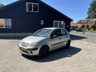 Vaurioauto  passenger cars Citroën C3 1.4 Edition 5-drs Stuurbekr Elec pakket Trekhaak B.J 2003 APK Mei 2027 2003/4