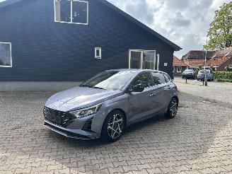 Hyundai I-20 AUTOMAAT 100 PK PREMIUM SPORT BOSE NAVI CLIMA CAMERA LED B.J 12-2024 picture 1