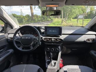 Dacia Jogger EXTREEM 110 PK NAVI CLIMA CAMERA 5 P B.J 06-2024 picture 9