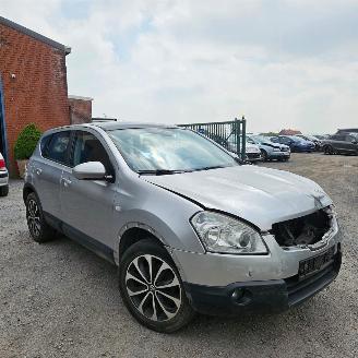 damaged passenger cars Nissan Qashqai  2008/7