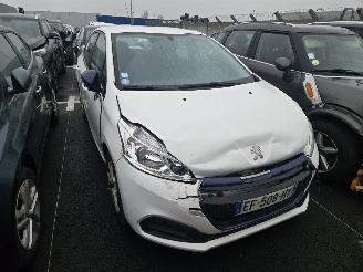 Damaged car Peugeot 208 Procedure RSV 2016/9