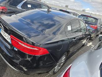 Jaguar XE 2.0D picture 7