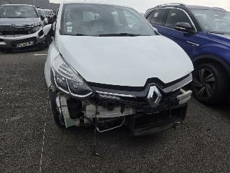 Schadeauto Renault Clio dci 90 2015/12