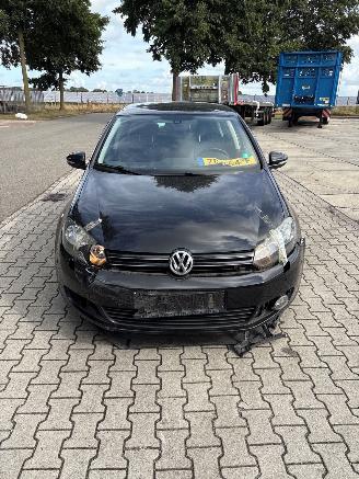 Unfallwagen Volkswagen Golf 1.2 TSI Hatchback  Benzine 1.197cc 63kW (86pk) FWD 2010-05/2012-11  CBZA 2010/1